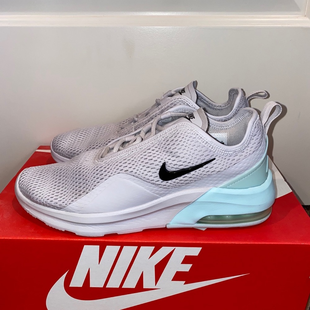 Nike Air Max Motion 2 Women’s Shoe